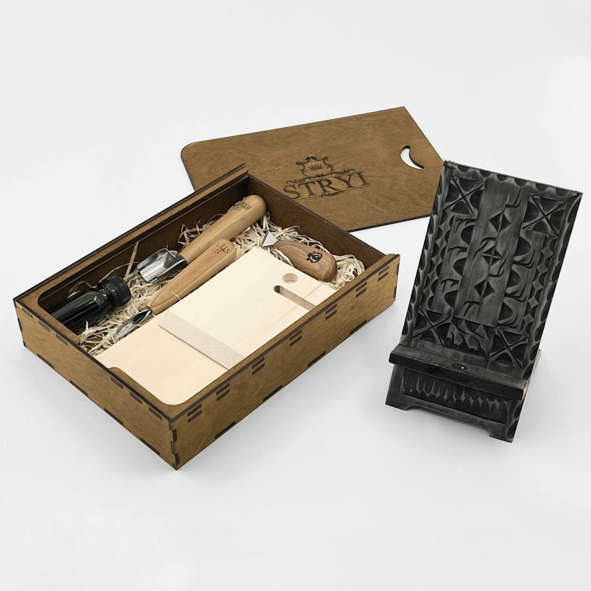 Geometric Chip Carving: Adolf Yurev Volumetric Phone Stand Carving Set