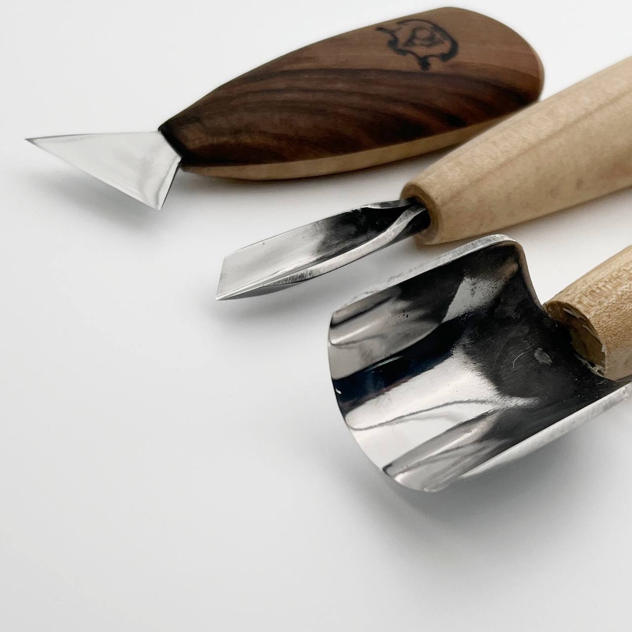 Geometric Chip Carving: Adolf Yurev Volumetric Phone Stand Carving Set