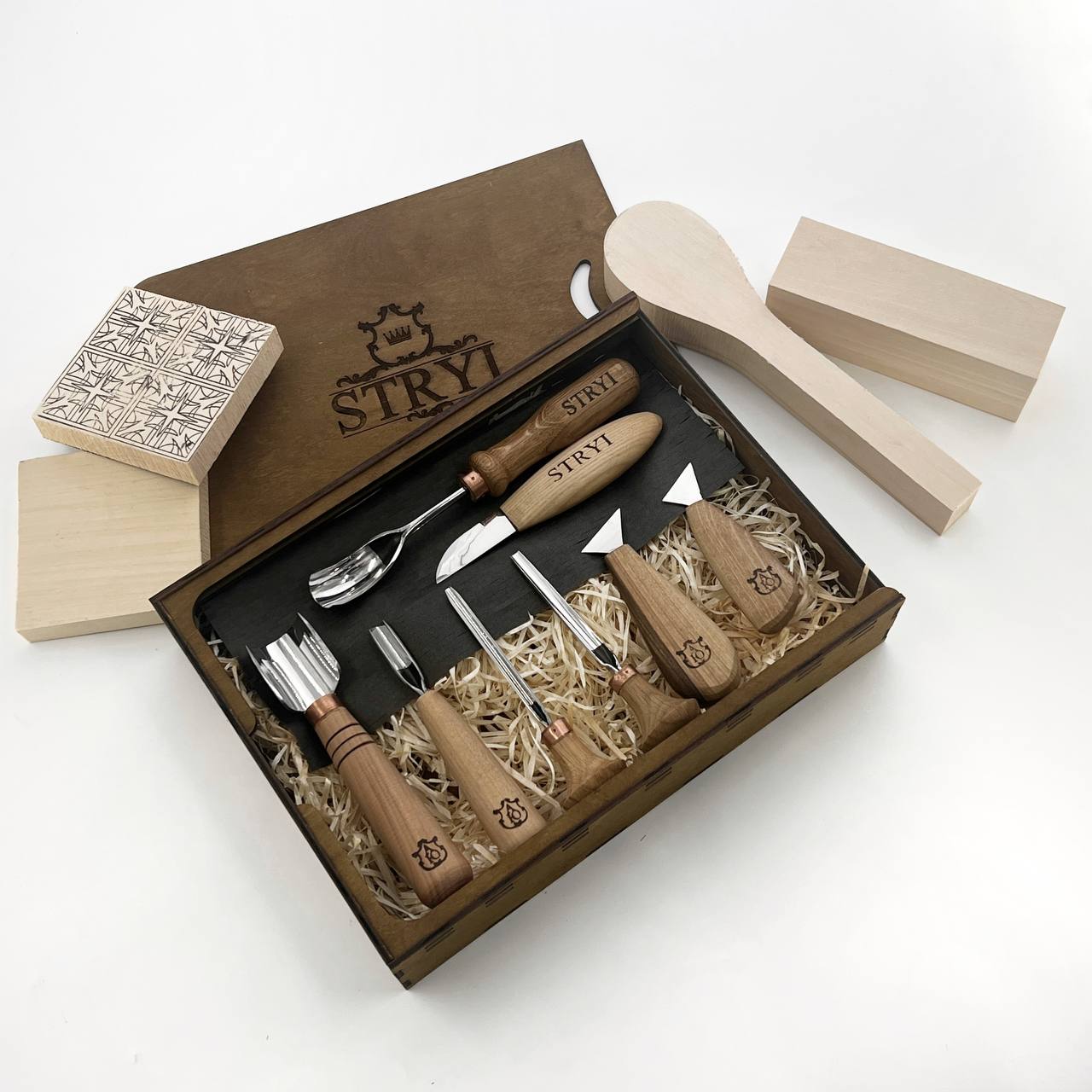 Master Wood Carving: 12-Piece STRYI Profi Versatile Craft Set