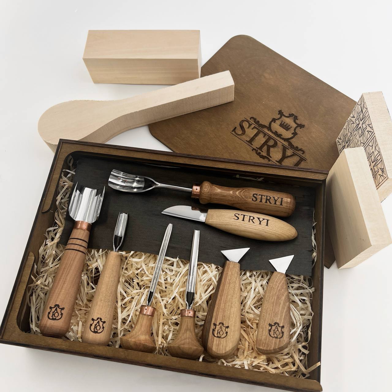 Master Wood Carving: 12-Piece STRYI Profi Versatile Craft Set