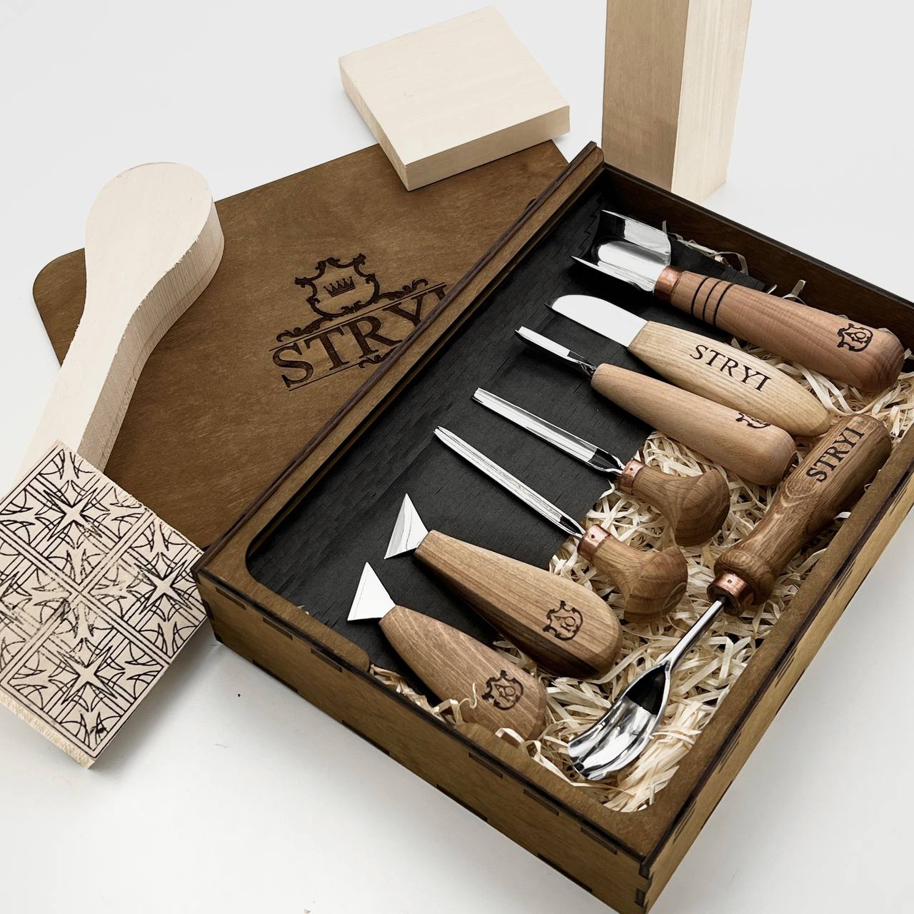 Master Wood Carving: 12-Piece STRYI Profi Versatile Craft Set