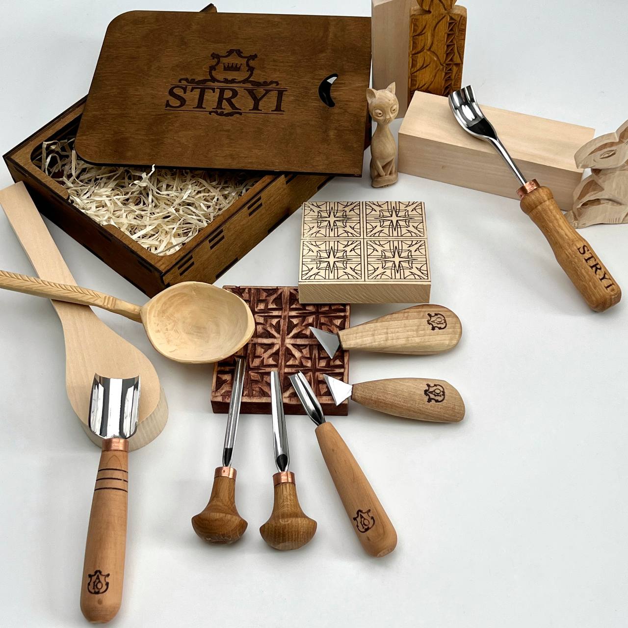 Master Wood Carving: 12-Piece STRYI Profi Versatile Craft Set
