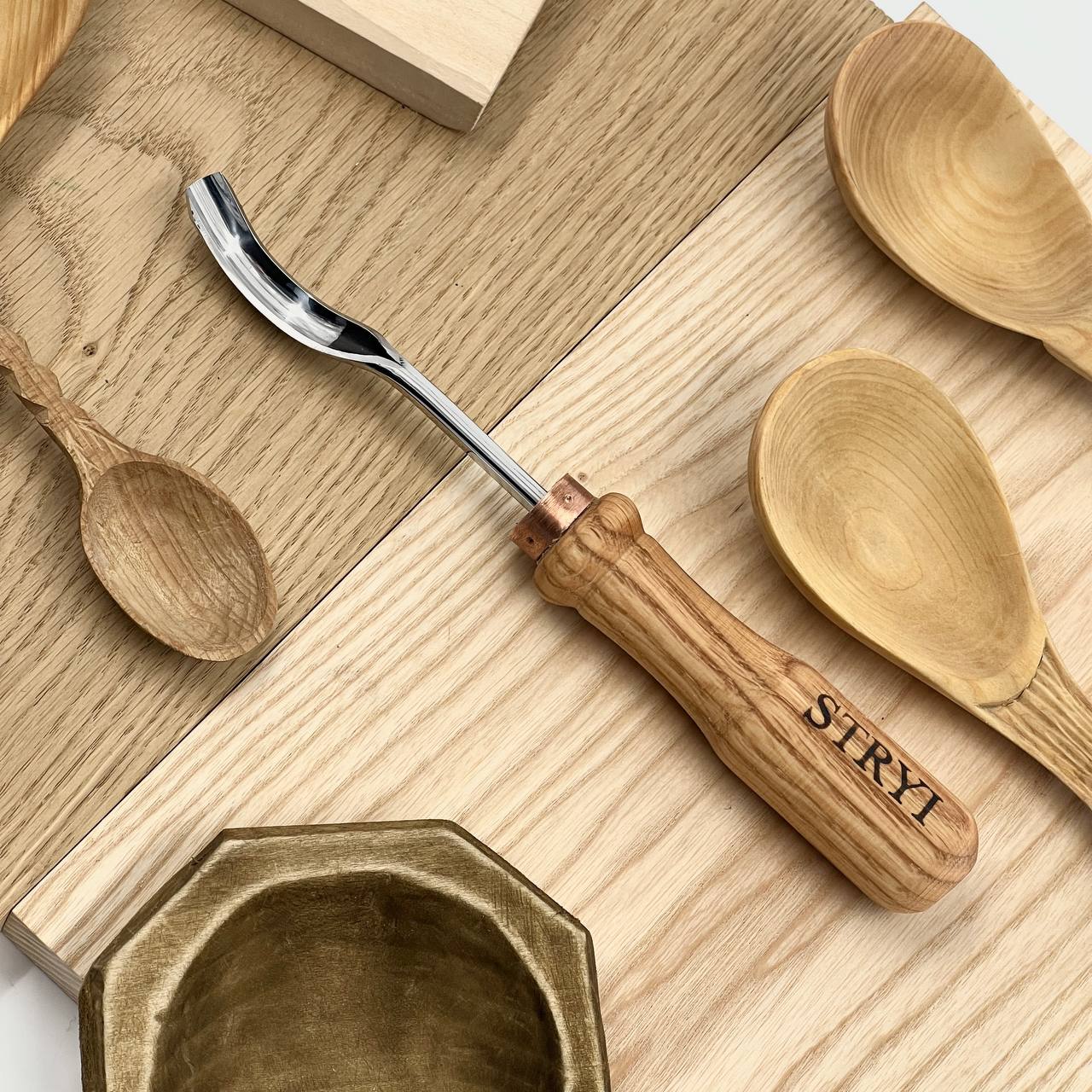 STRYI Profi Short Bent Gouge 0.4 in (10mm)  for Wood Carving and Detailed Hollowing