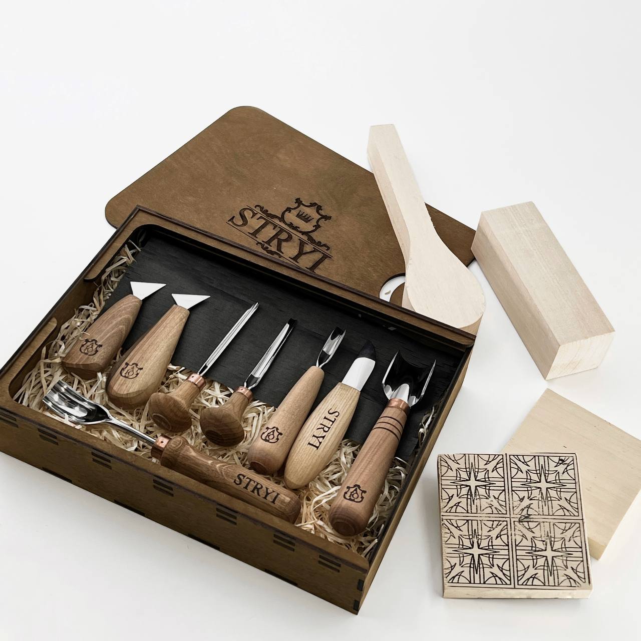 Master Wood Carving: 12-Piece STRYI Profi Versatile Craft Set