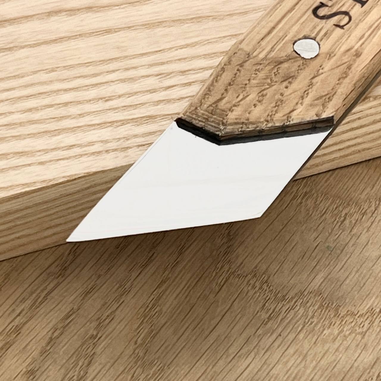STRYI Profi 1.6 in (40mm) Skewed Carving Knife — Traditional Chip and Sculpting Tool