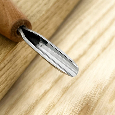 Curved Wood Chisel, Sweep #9 Skewed, Short Gouge STRYI-AY Profi — for Chip and Relief Carving