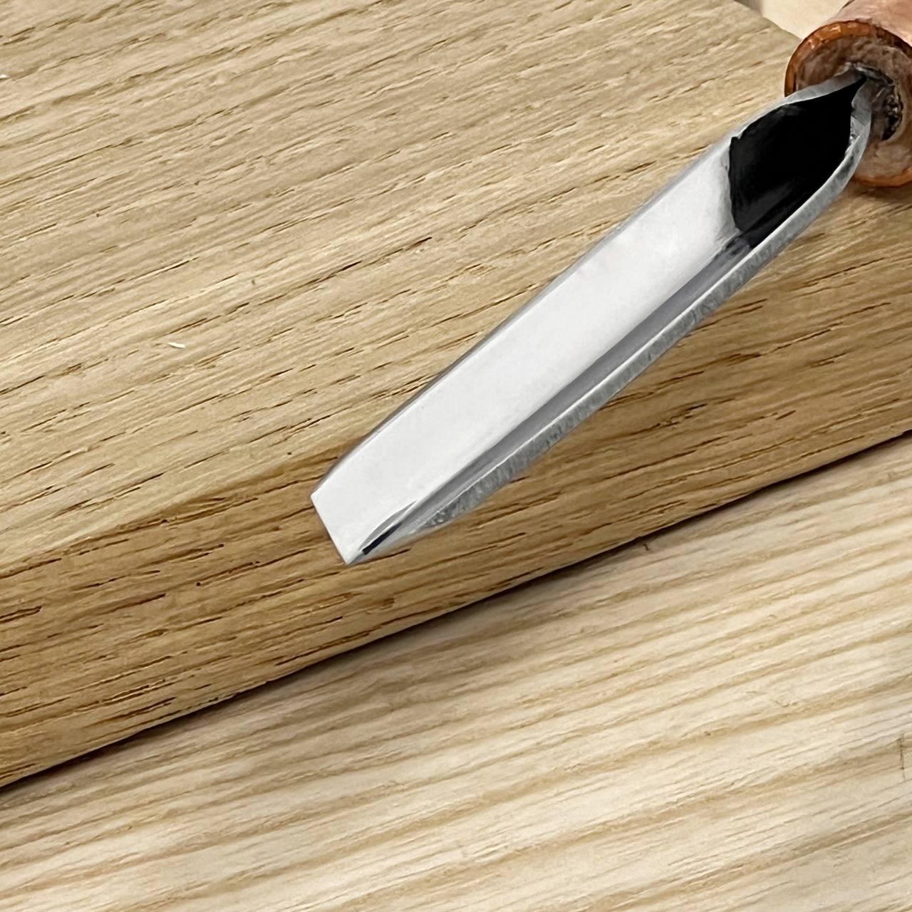 90° Pen-Handle V-Parting Chisel | STRYI-AY Detailer