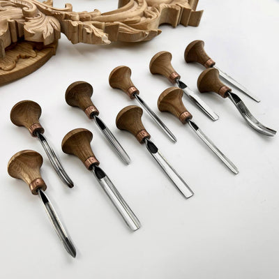 Carver’s Precision: Detailed Palm Carving and Graver Set