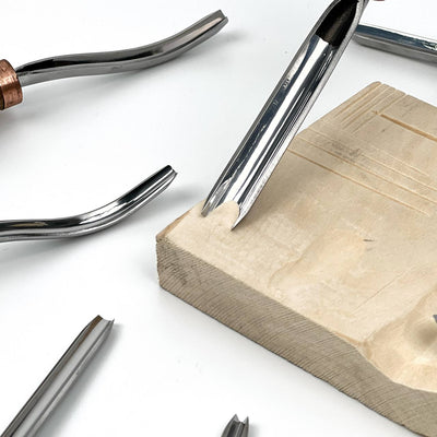 Carver’s Precision: Detailed Palm Carving and Graver Set