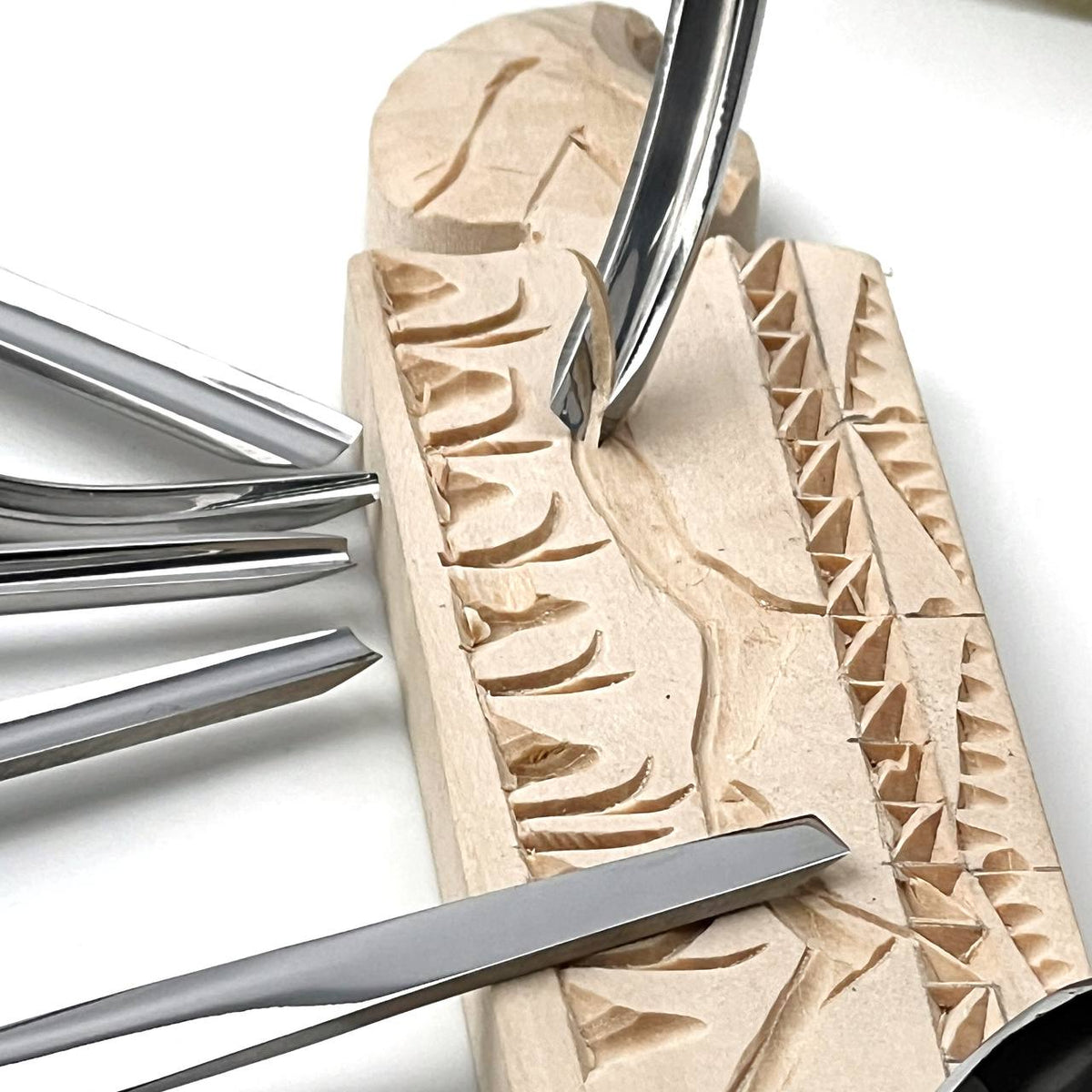 STRYI 7-Piece Compact & Lightweight Wood Carving Set for Beginners & Students
